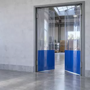 Маятниковая распашная двустворчатая эластичная дверь из ПВХ 230*180